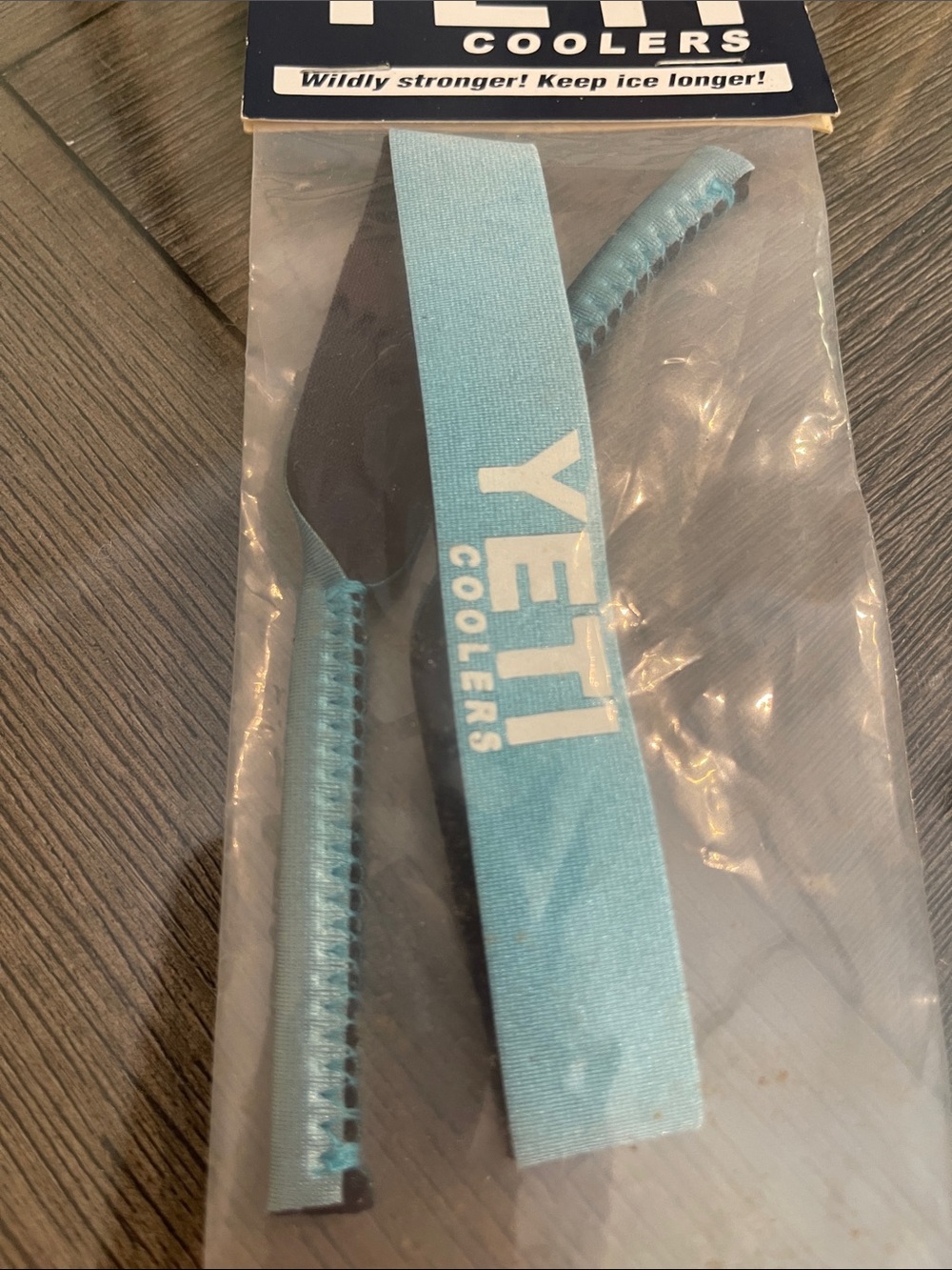 YETI Croakies Sunglasses Holder NWT - Picture 2 of 9